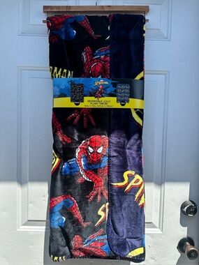 VIRAL Spiderman Double Sided Blanket